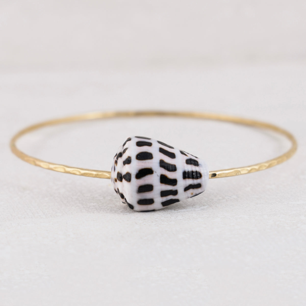 Kiholo Bay Shell Bangle