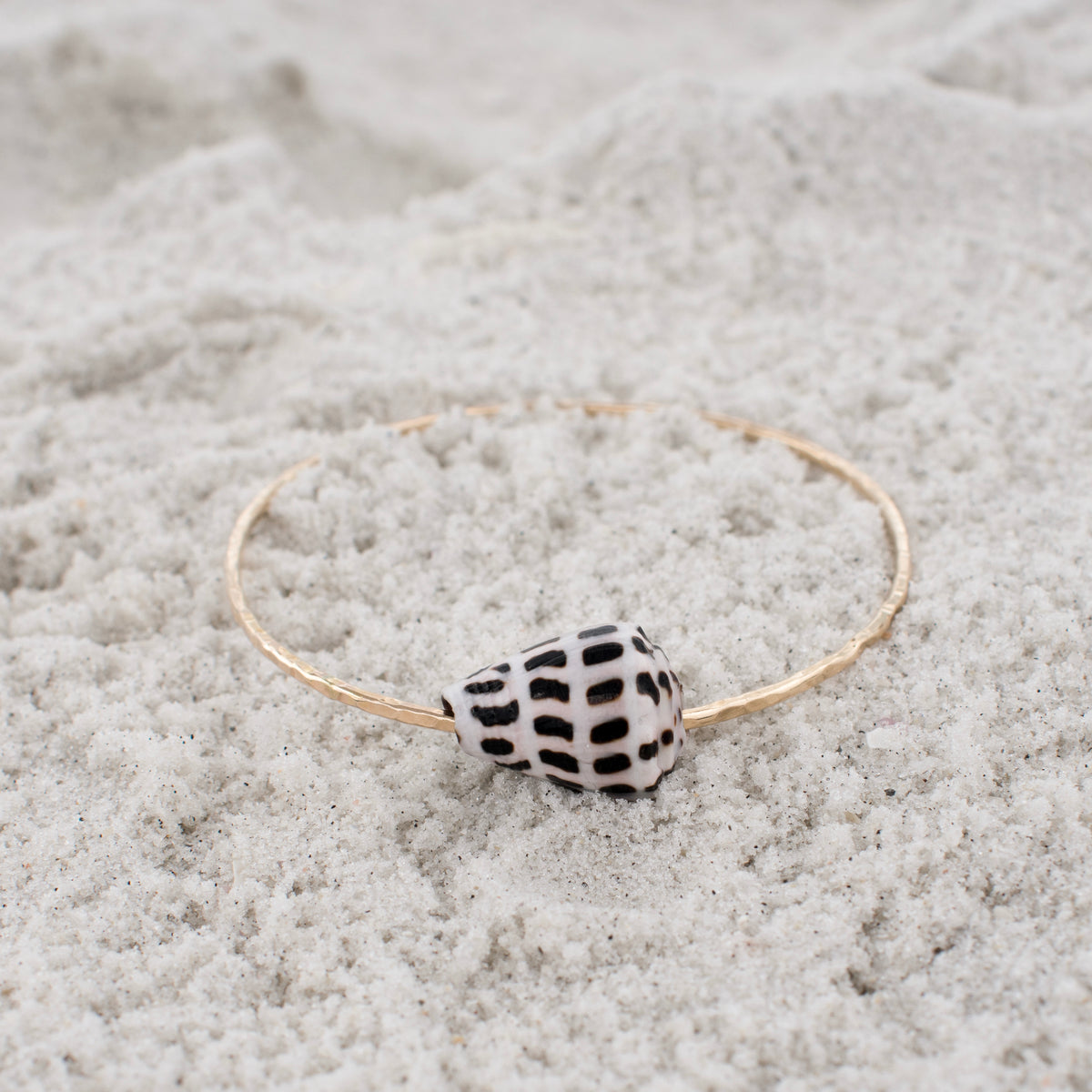 Kiholo Bay Shell Bangle