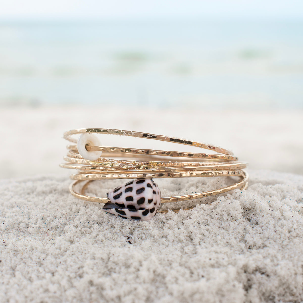 Kiholo Bay Shell Bangle