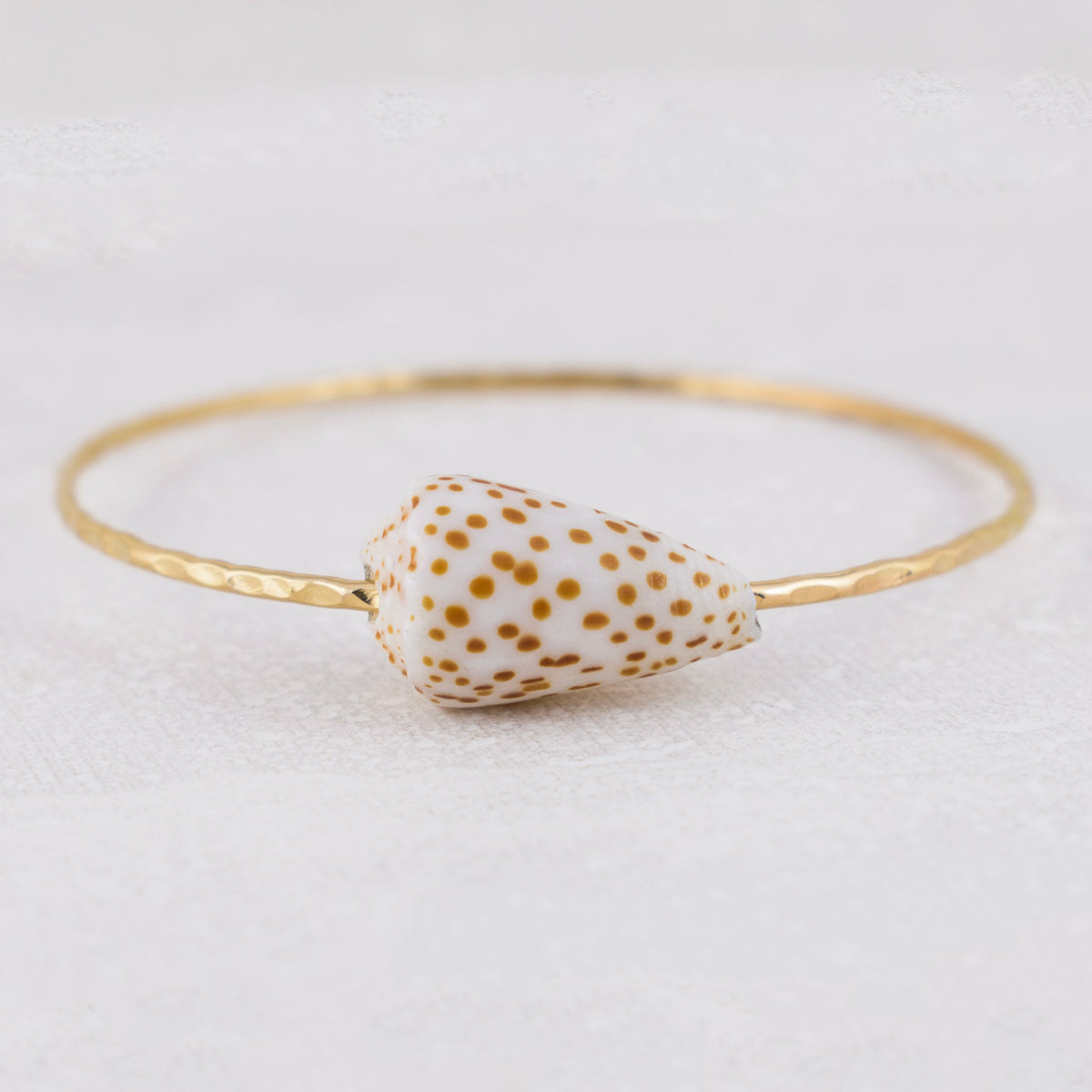 Kona Shell Bangle
